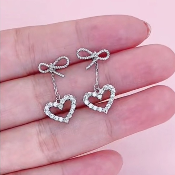 925 Bow & Heart Earrings - Picture 7 of 9